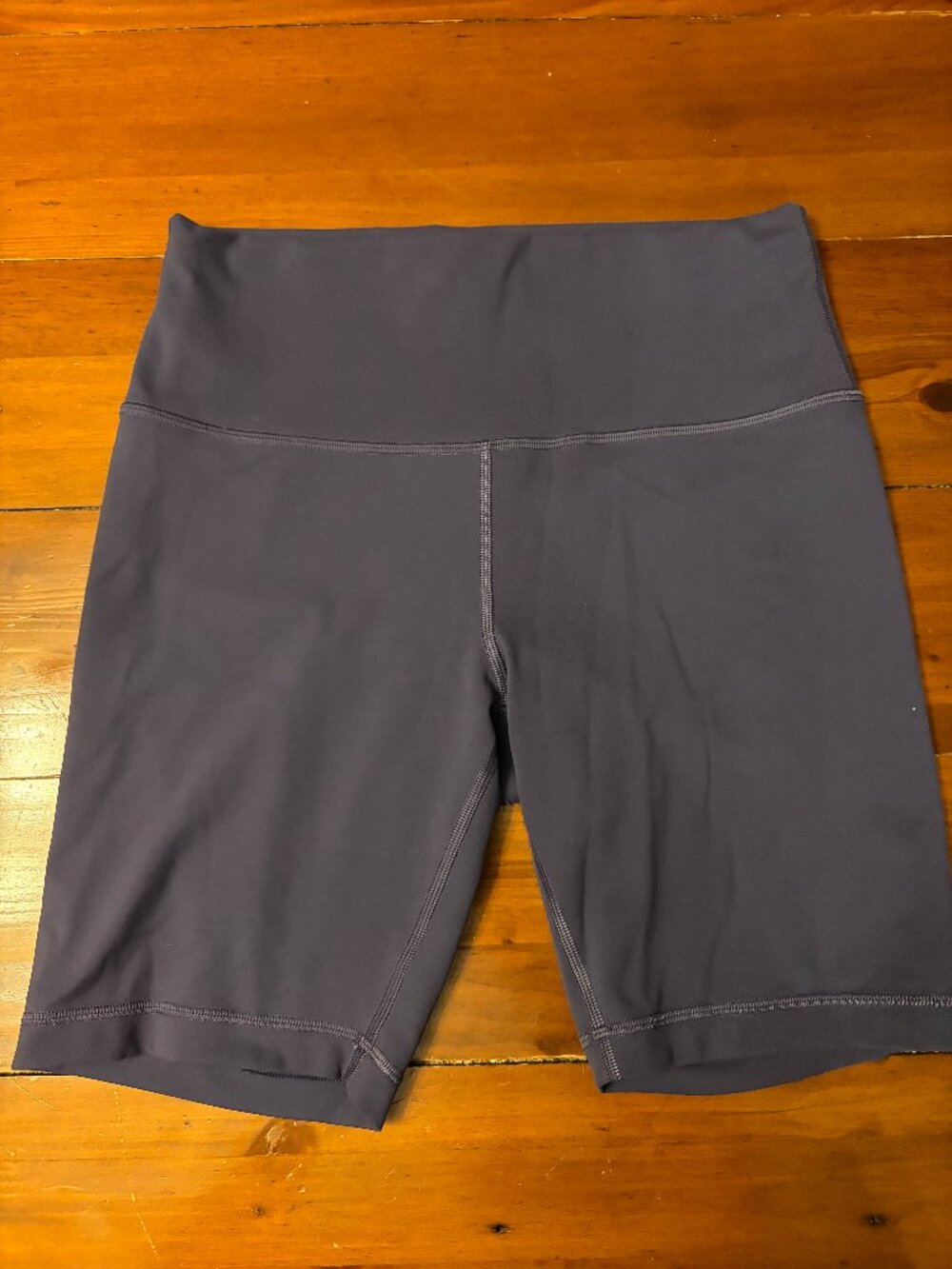 PLUM Lululemon high-rise bike W Size 10